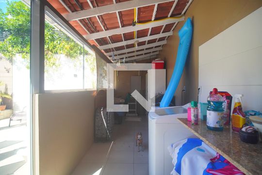 Área de Serviço de casa à venda com 4 quartos, 212m² em Guarani, Novo Hamburgo