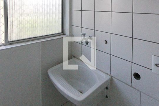 Área de Serviço de apartamento para alugar com 2 quartos, 48m² em Parque Savoy City, São Paulo