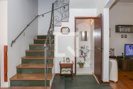 Entrada de casa para alugar com 4 quartos, 220m² em Pompeia, São Paulo