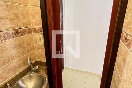 Lavabo de casa para alugar com 3 quartos, 115m² em Vila Pereira Cerca, São Paulo