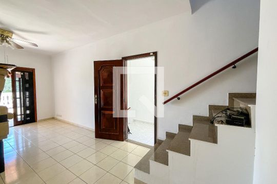 Casa para alugar com 3 quartos, 115m² em Vila Pereira Cerca, São Paulo
