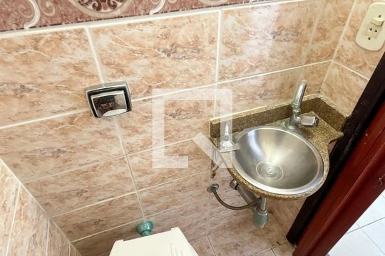 Lavabo de casa para alugar com 3 quartos, 115m² em Vila Pereira Cerca, São Paulo
