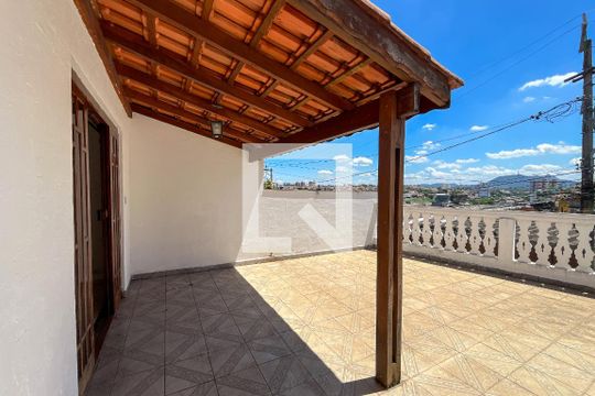 Varanda de casa para alugar com 3 quartos, 115m² em Vila Pereira Cerca, São Paulo