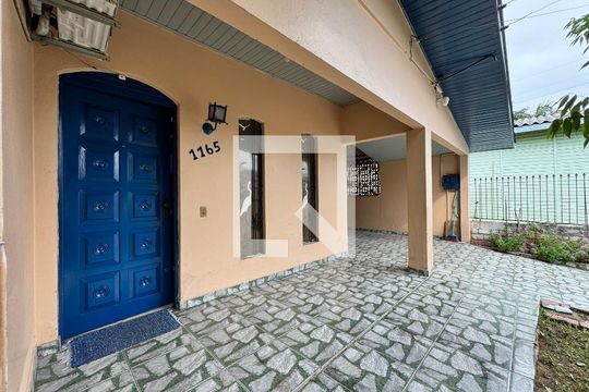 Quintal de casa à venda com 3 quartos, 240m² em Scharlau, São Leopoldo