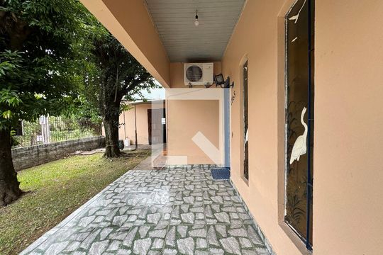 Quintal de casa à venda com 3 quartos, 240m² em Scharlau, São Leopoldo