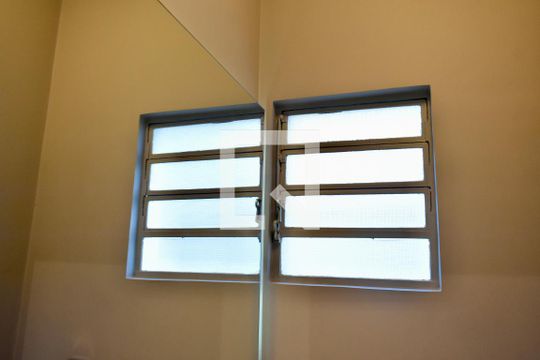 Lavabo de casa à venda com 3 quartos, 190m² em Mirandópolis, São Paulo