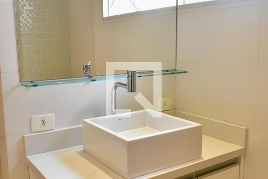 Banheiro Social de casa à venda com 3 quartos, 190m² em Mirandópolis, São Paulo