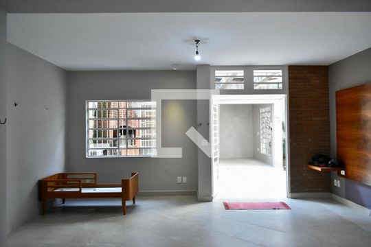 Sala de casa à venda com 3 quartos, 190m² em Mirandópolis, São Paulo