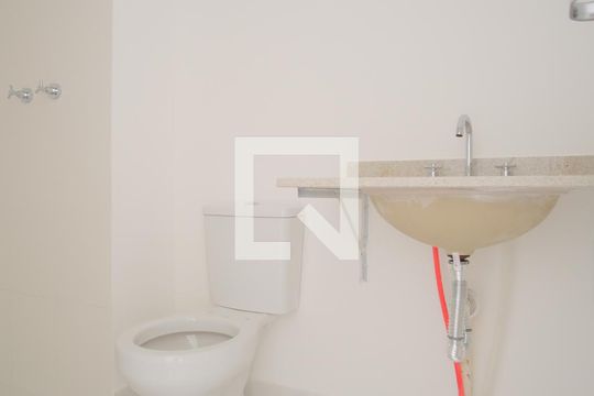Banheiro de kitnet/studio para alugar com 1 quarto, 26m² em Vila Matilde, São Paulo