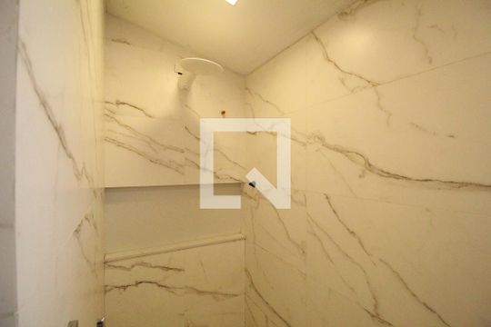 Banheiro da suíte 4 de casa de condomínio à venda com 5 quartos, 201m² em Taquara, Rio de Janeiro