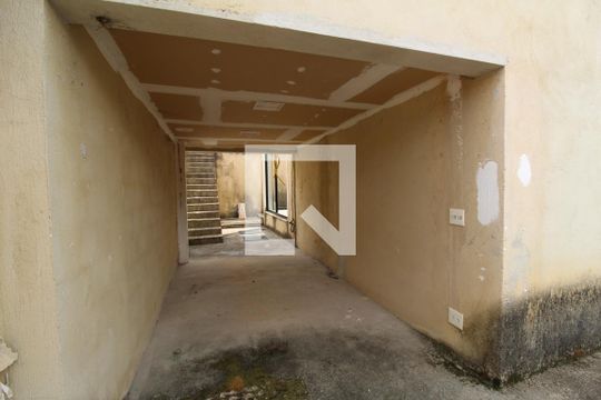 Lateral da casa  de casa de condomínio à venda com 5 quartos, 201m² em Taquara, Rio de Janeiro