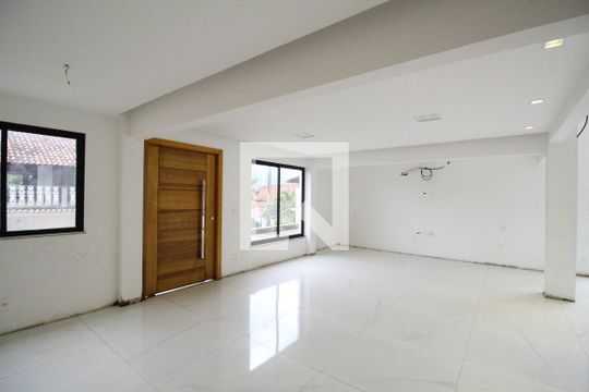 Sala de casa de condomínio à venda com 5 quartos, 201m² em Taquara, Rio de Janeiro
