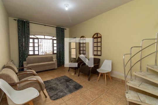 Casa à venda com 1 quarto, 125m² em Vila Araguaia, São Paulo