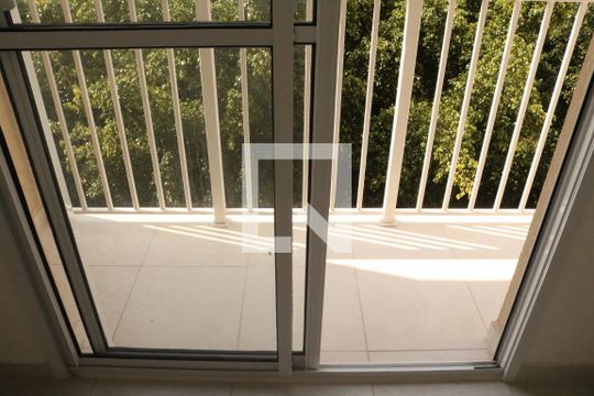 Varanda da Sala de apartamento para alugar com 1 quarto, 33m² em Parque Industrial Tomas Edson, São Paulo