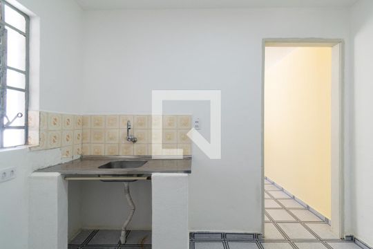 Cozinha de casa para alugar com 1 quarto, 27m² em Vila Campestre, São Paulo