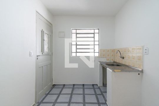Cozinha de casa para alugar com 1 quarto, 27m² em Vila Campestre, São Paulo