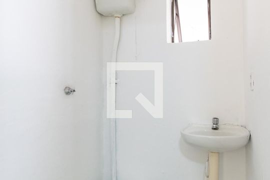 Banheiro de casa para alugar com 1 quarto, 27m² em Vila Campestre, São Paulo