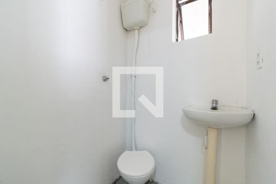 Banheiro de casa para alugar com 1 quarto, 27m² em Vila Campestre, São Paulo