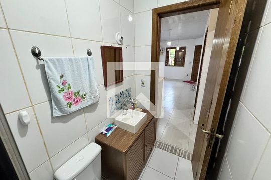 Banheiro de casa à venda com 2 quartos, 80m² em Campina, São Leopoldo