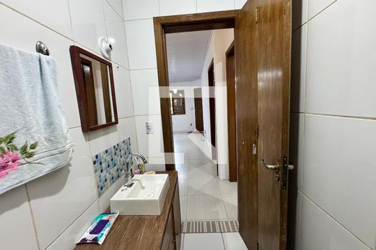 Banheiro de casa à venda com 2 quartos, 80m² em Campina, São Leopoldo