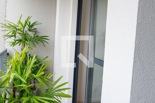 Sacada de apartamento para alugar com 2 quartos, 53m² em Centro, Osasco