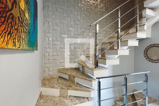 Escada de casa de condomínio à venda com 3 quartos, 200m² em Santana, São Paulo