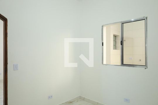 Quarto 2 de casa para alugar com 2 quartos, 50m² em Vila Carmosina, São Paulo