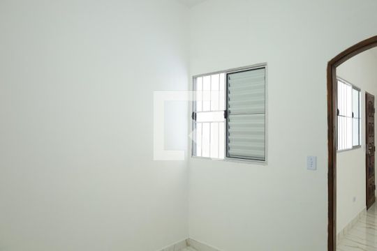 Quarto 1 de casa para alugar com 2 quartos, 50m² em Vila Carmosina, São Paulo