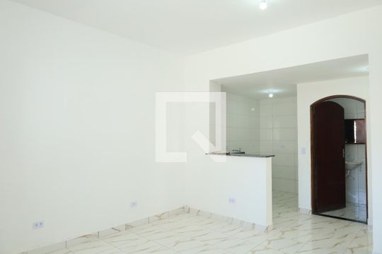 Sala de casa para alugar com 2 quartos, 50m² em Vila Carmosina, São Paulo