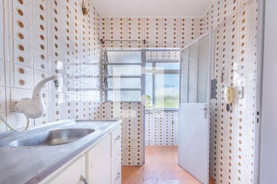 Cozinha de apartamento para alugar com 1 quarto, 39m² em Cristo Redentor, Porto Alegre