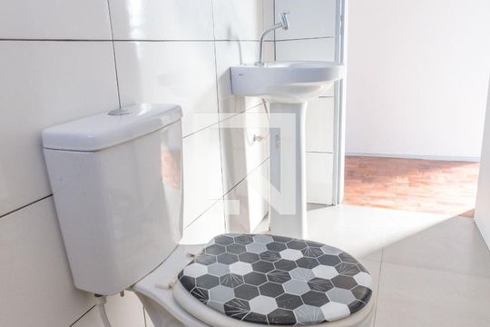 Banheiro de apartamento para alugar com 1 quarto, 39m² em Cristo Redentor, Porto Alegre
