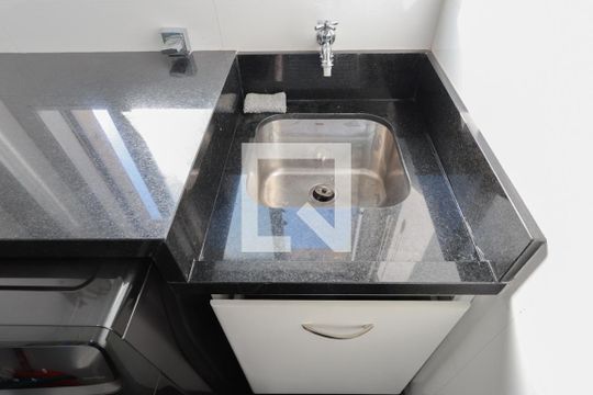 Área de serviço de apartamento para alugar com 2 quartos, 50m² em Chora Menino, São Paulo