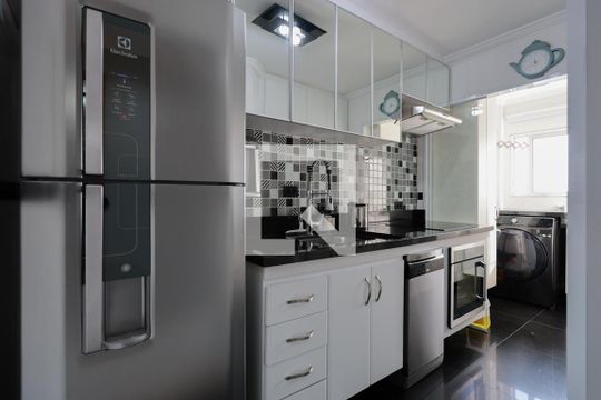 Cozinha de apartamento para alugar com 2 quartos, 50m² em Chora Menino, São Paulo