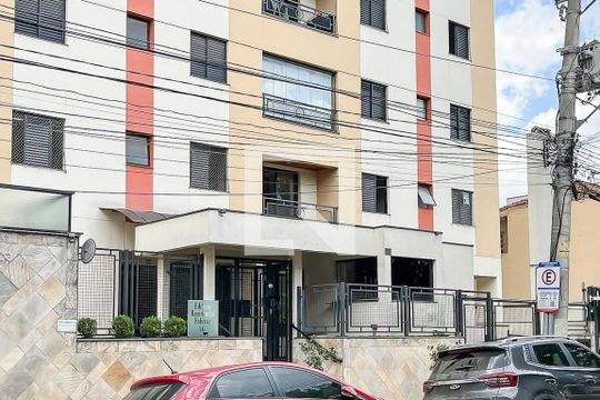 Fachada + plaquinha de apartamento para alugar com 3 quartos, 79m² em Barcelona, São Caetano do Sul