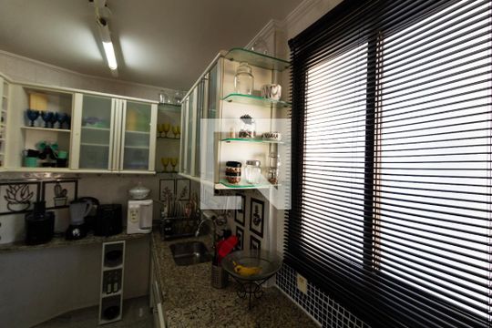 COZINHA de apartamento à venda com 2 quartos, 681m² em Mansões Santo Antônio, Campinas