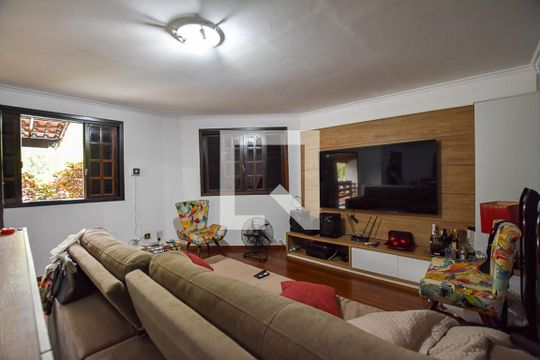 Sala de casa à venda com 3 quartos, 300m² em Matapaca, Niterói