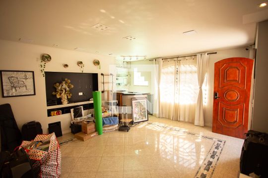 Casa para alugar com 3 quartos, 235m² em Vila Mariza Mazzei, São Paulo