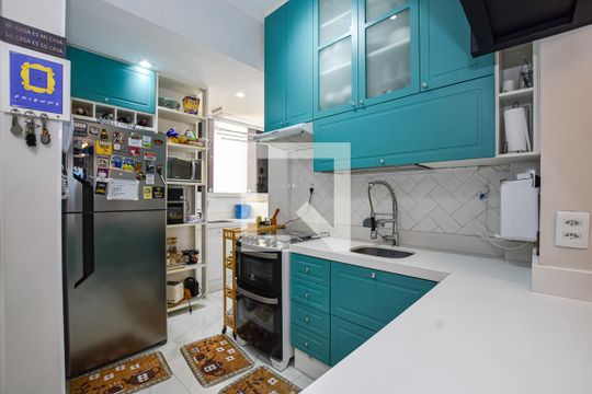 Cozinha de apartamento à venda com 2 quartos, 68m² em Icaraí, Niterói