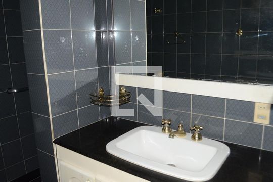 Banheiro da Suíte de casa à venda com 5 quartos, 193m² em Cidade Nova, Belo Horizonte