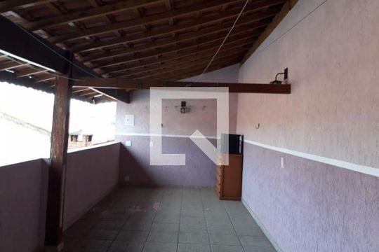 Casa à venda com 2 quartos, 200m² em Vila Carrão, São Paulo