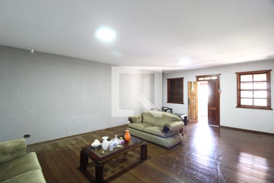 Casa para alugar com 5 quartos, 564m² em Vigilato Pereira, Uberlândia