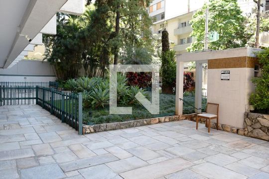 Área comum - Jardim frontal de apartamento à venda com 2 quartos, 157m² em Cerqueira César, São Paulo