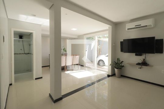 Sala de casa à venda com 3 quartos, 261m² em Scharlau, São Leopoldo