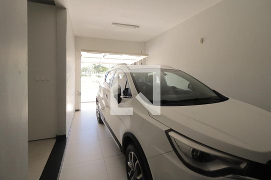 Garagem de casa à venda com 3 quartos, 261m² em Scharlau, São Leopoldo