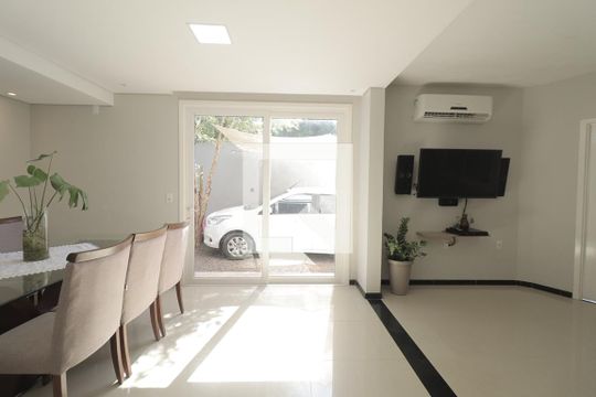 Sala de casa à venda com 3 quartos, 261m² em Scharlau, São Leopoldo