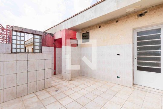 Quintal de casa para alugar com 2 quartos, 70m² em Chácara Califórnia, São Paulo