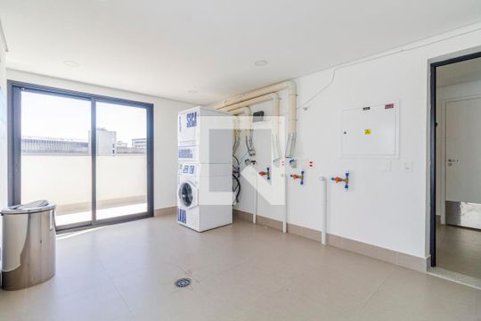 Área comum - Lavanderia de kitnet/studio para alugar com 1 quarto, 27m² em Cerqueira César, São Paulo
