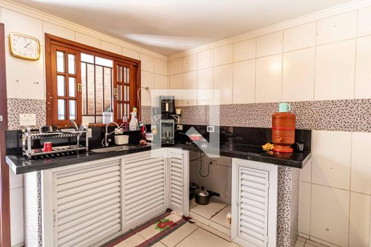 Cozinha de casa para alugar com 2 quartos, 130m² em Jardim Boa Vista (zona Oeste), Osasco