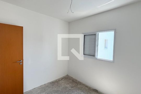 Quarto de apartamento à venda com 2 quartos, 64m² em Campestre, Santo André