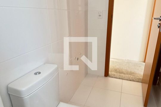Banheiro de apartamento à venda com 2 quartos, 64m² em Campestre, Santo André